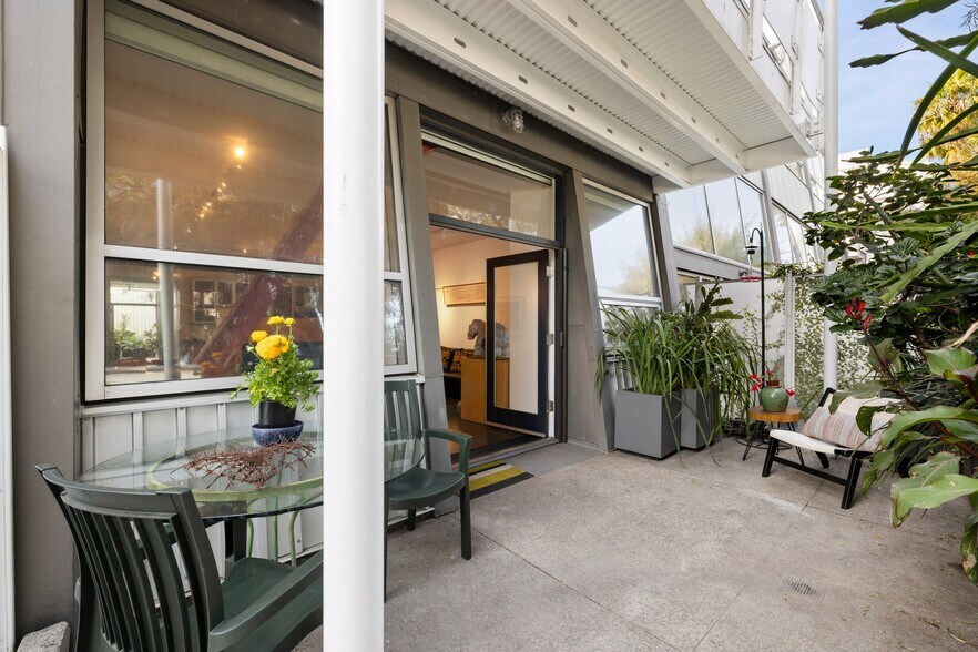 More Photos Of 615 Hampton Dr, Venice Apartments For Sale
