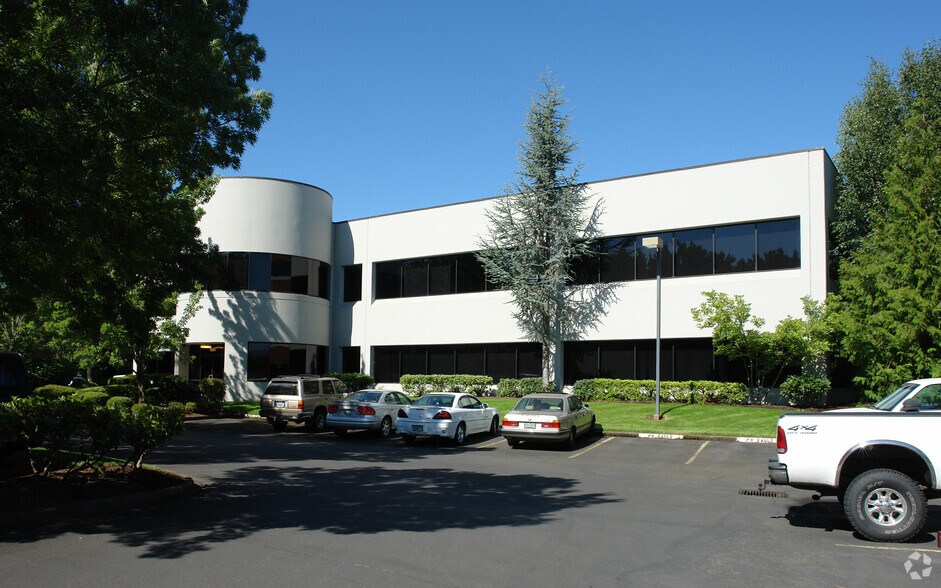 Primary Photo Of 1550 Valley River Dr, Eugene Office For Lease