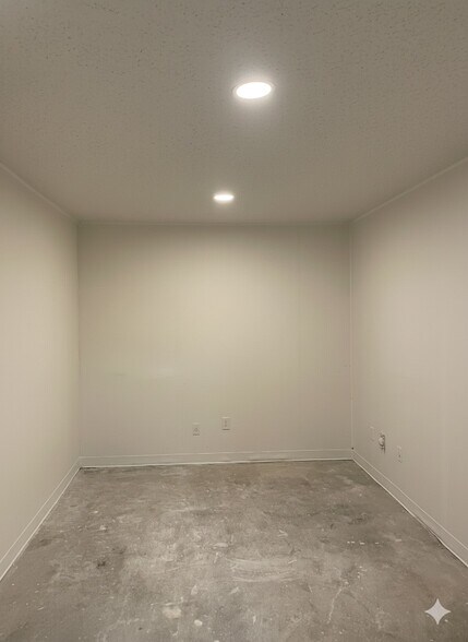 More Photos Of 2925 E US Highway 80, Abilene Warehouse For Lease
