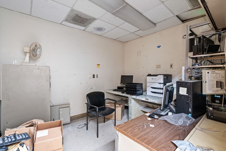 More Photos Of 1701 Airline Hwy, Hollister Freestanding For Lease