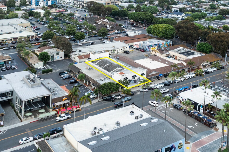 More Photos Of 2808-22 State St, Carlsbad Movie Theatre For Sale