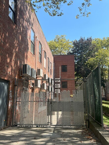 More Photos Of 2261-2269 Bragg St, Brooklyn Schools For Sale