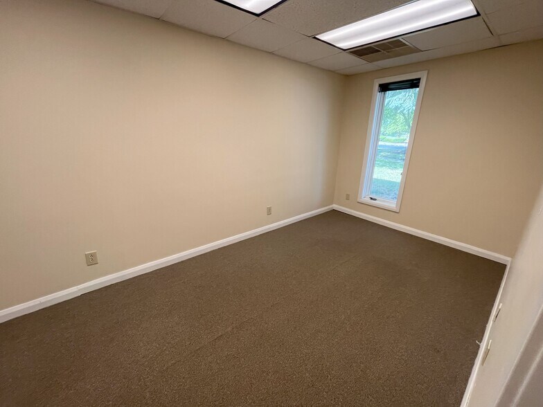 More Photos Of 5182 Blazer Pky, Dublin Office For Sale