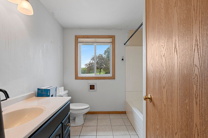 More Photos Of N5367 Mayflower Rd, Shiocton Office For Sale