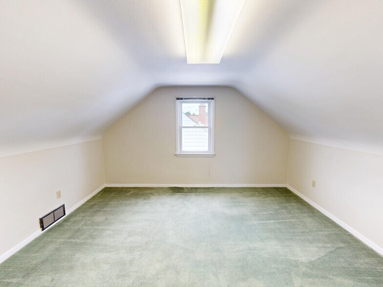 More Photos Of 1213 W 38th St, Erie Office Residential For Sale