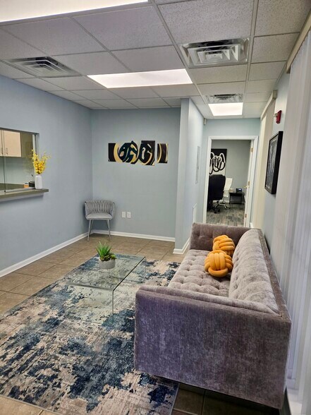 More Photos Of 7601 Conroy Windermere Rd, Orlando Office For Lease