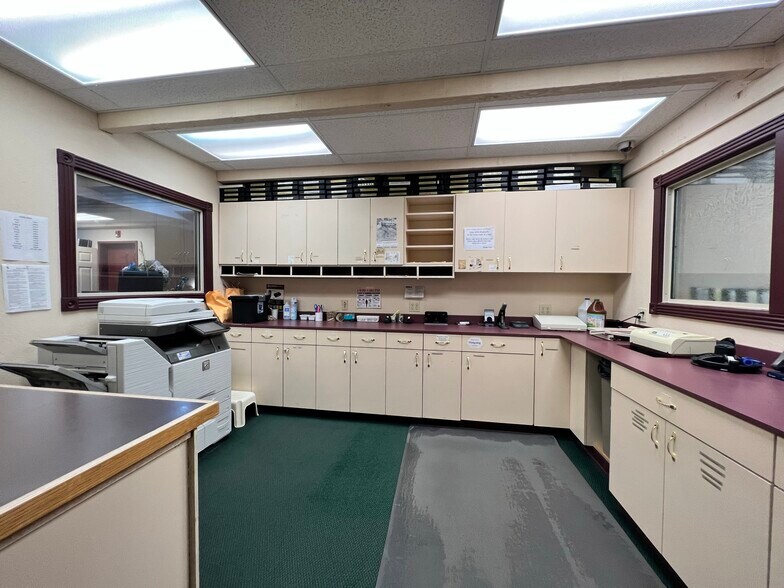 More Photos Of 142 W 8th Ave, Eugene Office For Lease