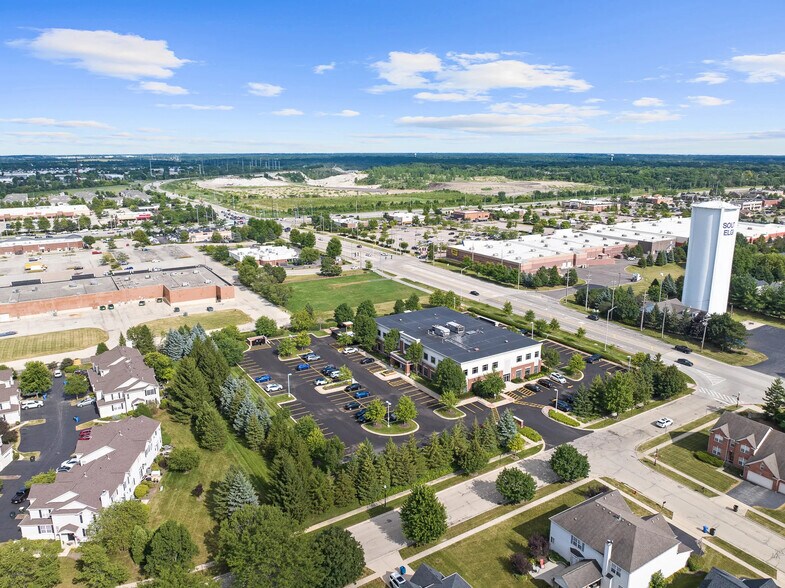 More Photos Of 2000 McDonald Rd, South Elgin Medical For Lease
