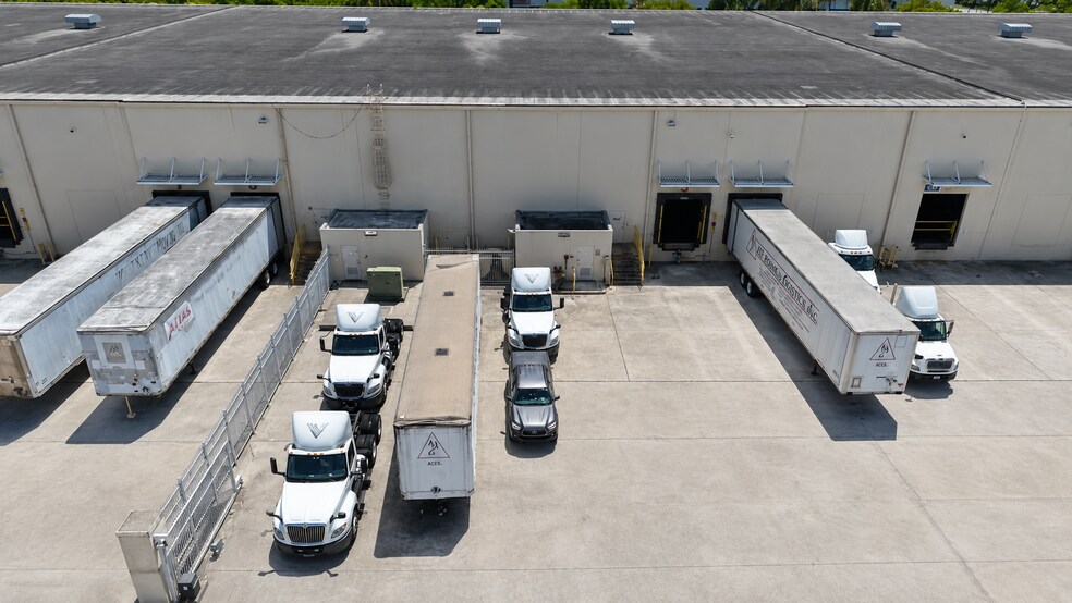 More Photos Of 9330-9340 NW 110th Ave, Miami Warehouse For Lease