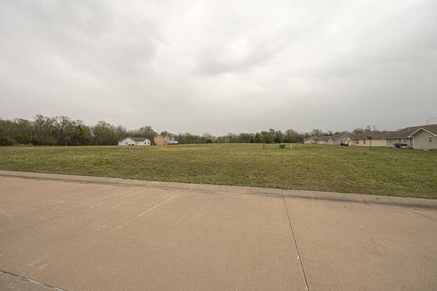 More Photos Of 205 E John, Coffeyville Land For Sale
