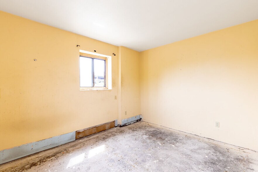 More Photos Of 628 9th St, Niagara Falls Apartments For Sale