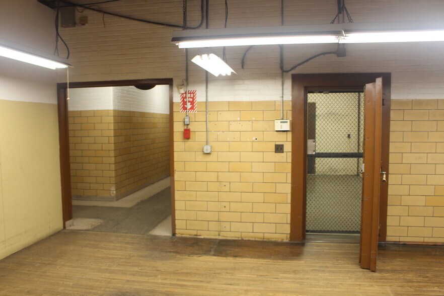 More Photos Of 735 Allens Ave, Providence Manufacturing For Lease