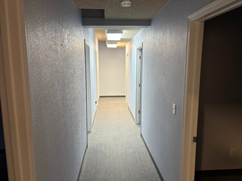 More Photos Of 8514 W Gage Blvd, Kennewick Storefront Retail Office For Lease