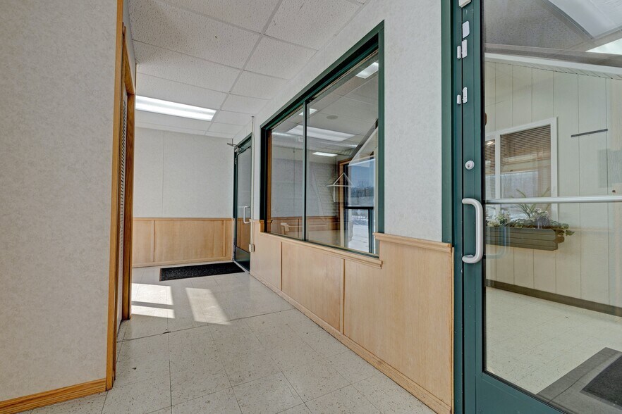 More Photos Of 1875 Lansing Rd, Charlotte Warehouse For Sale
