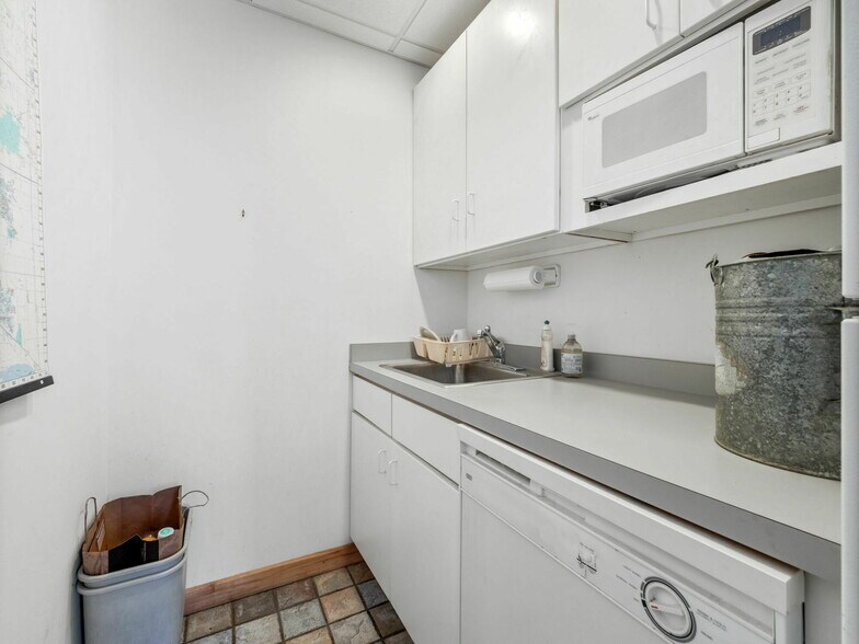 More Photos Of 740 Grand Ave, Saint Paul Storefront Retail Office For Sale