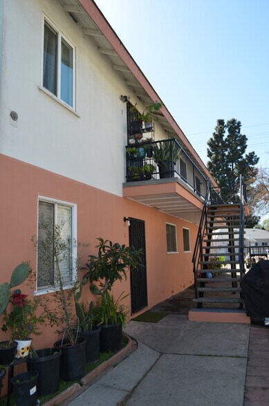 More Photos Of 5909 Whitnall Hwy, Valley Village Apartments For Sale