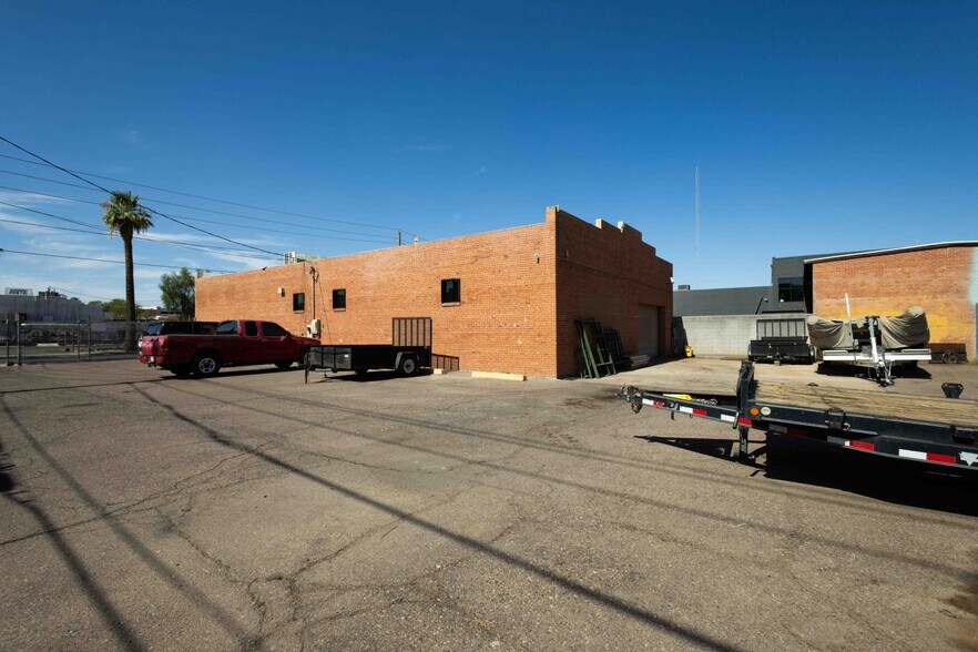 More Photos Of 718 W Polk St, Phoenix Manufacturing For Sale