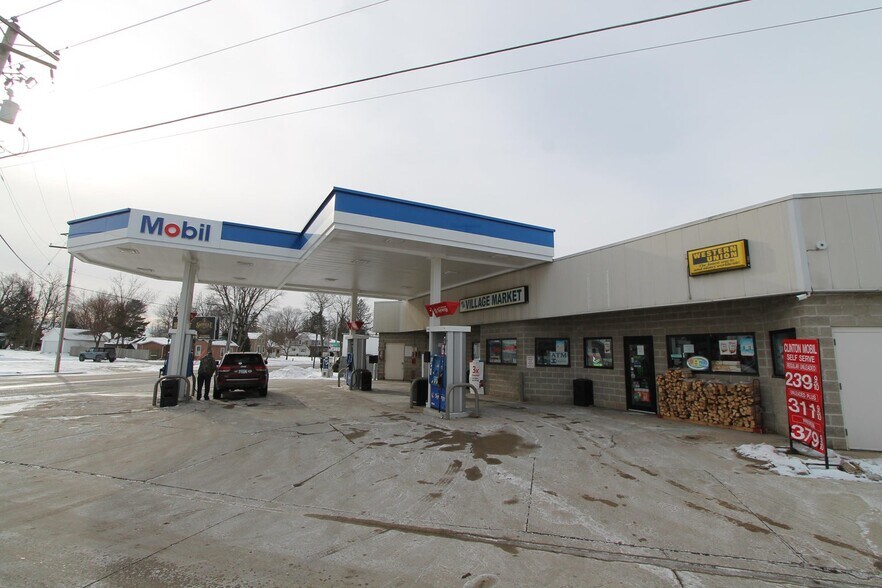 More Photos Of 600 Milwaukee Rd, Clinton Service Station For Sale