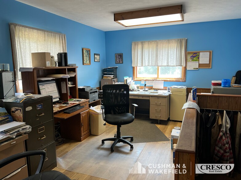 More Photos Of 921 W River Rd, Vermilion Marina For Sale