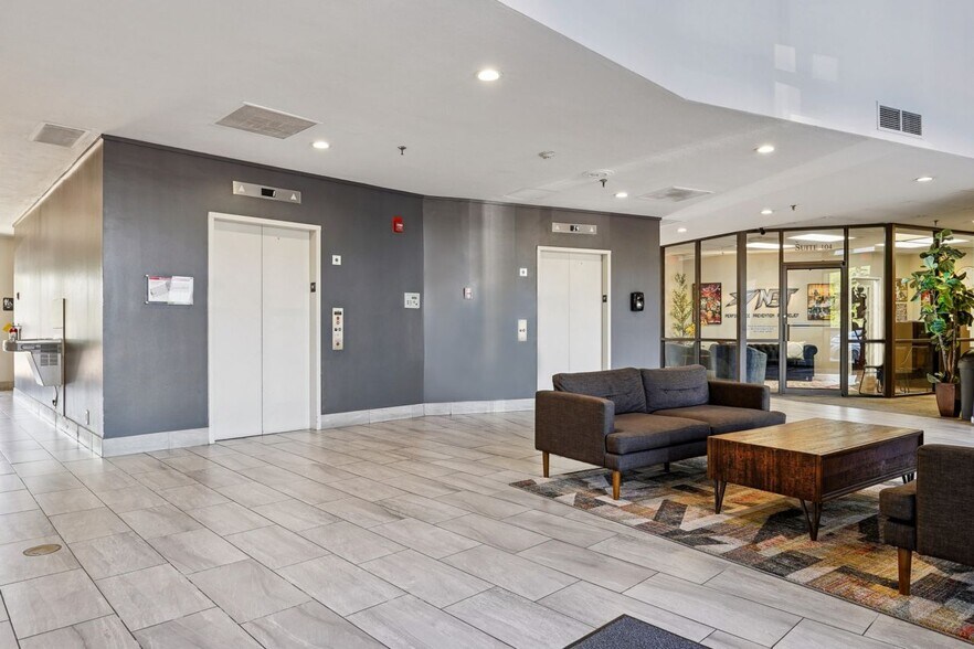 More Photos Of 1800 Teague Dr, Sherman Office For Sale