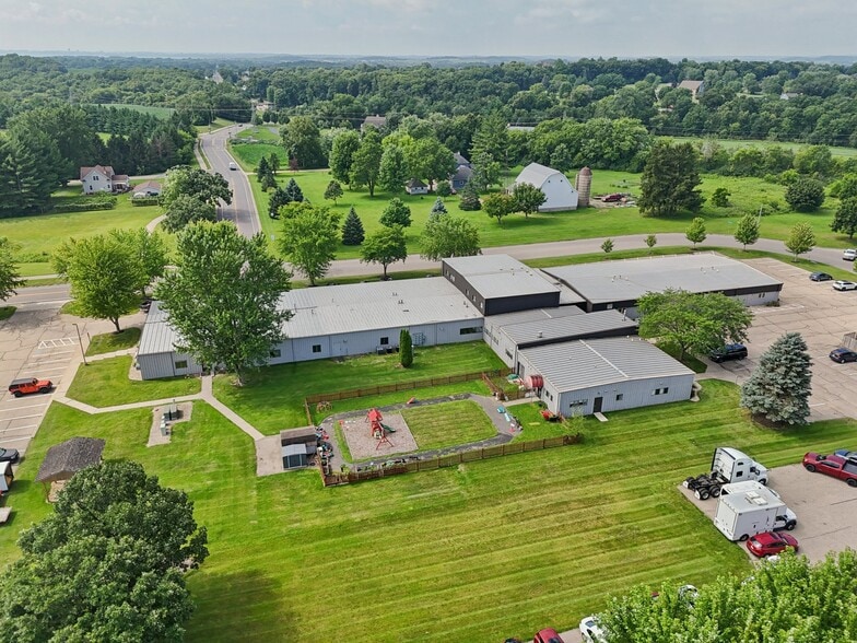 More Photos Of 1001 Arboretum Dr, Waunakee Flex For Lease