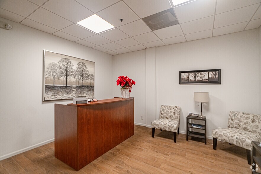 More Photos Of 2755 E Oakland Park Blvd, Fort Lauderdale Office For Lease