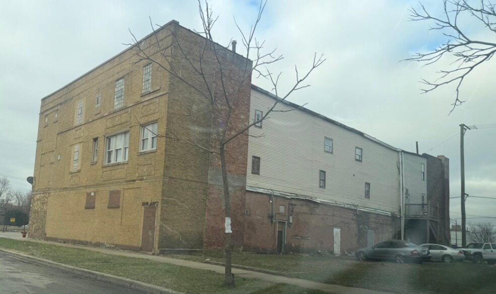 More Photos Of 4300-4310 W 16th St, Chicago Apartments For Sale