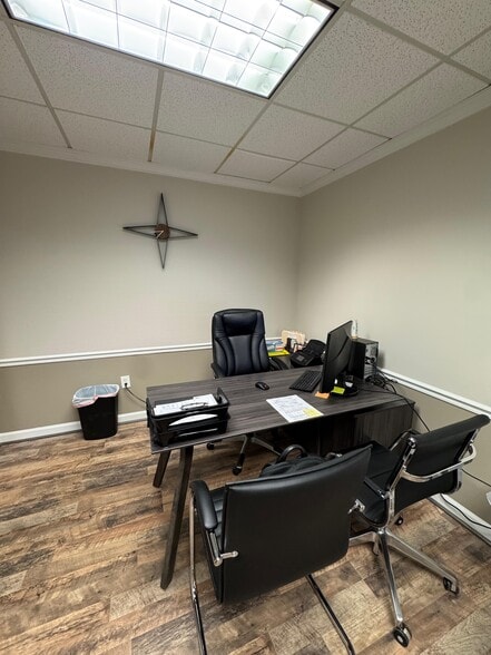 More Photos Of 3060 Mercer University Dr, Atlanta Medical For Sale