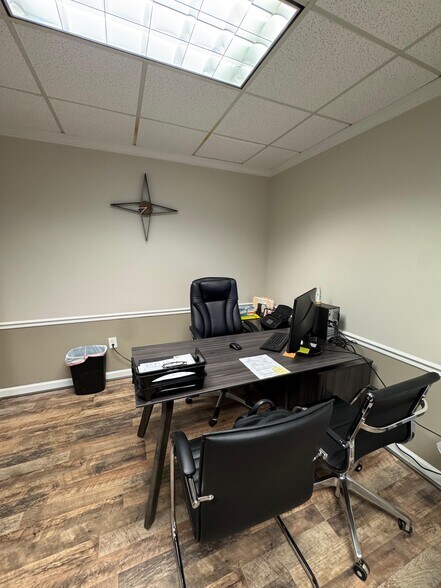 More Photos Of 3060 Mercer University Dr, Atlanta Medical For Sale