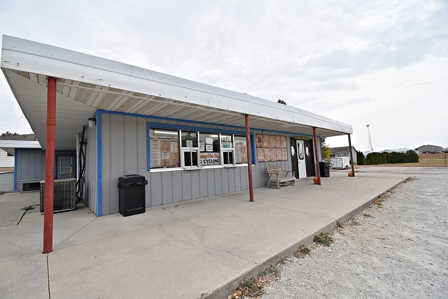 More Photos Of 911 South St, Jesup Restaurant For Sale