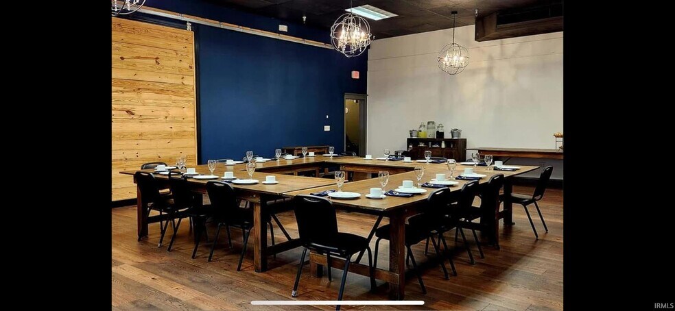 More Photos Of 701 Main St, Rochester Restaurant For Sale