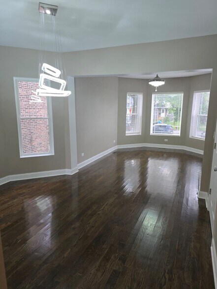 More Photos Of 35 N Mayfield Ave, Chicago Apartments For Sale