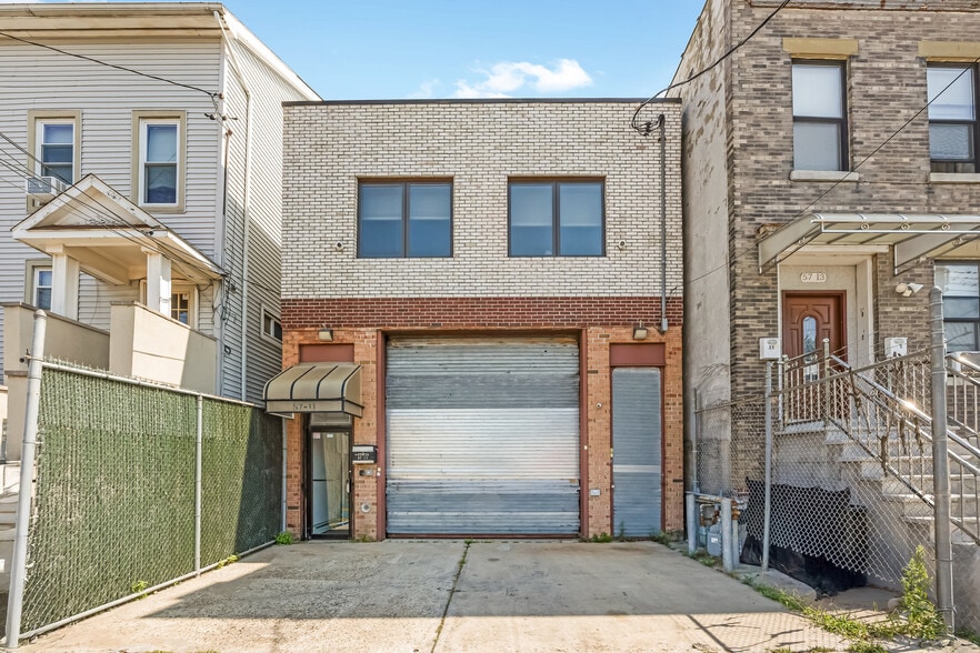 Primary Photo Of 57-11 58th St, Maspeth Warehouse For Sale