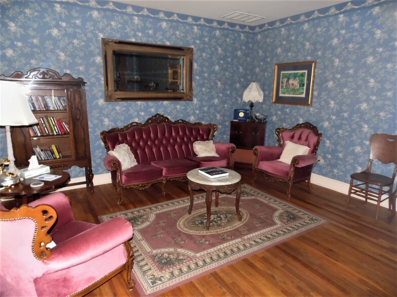 More Photos Of 75 Hillside Ave, Eureka Springs Hospitality For Sale