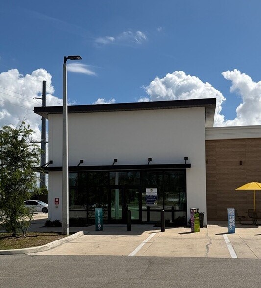 More Photos Of 1465 SW 4th St, Cape Coral Convenience Store For Lease