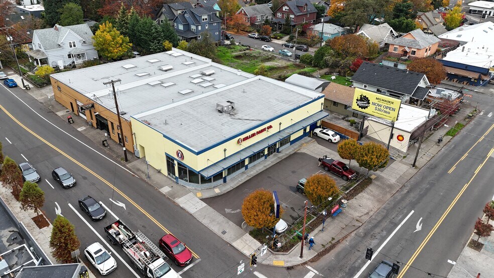 More Photos Of 8073 SE 17th Ave, Portland Freestanding For Lease