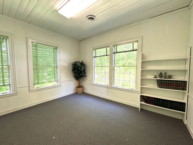 More Photos Of 1486 GA-51, Homer Specialty For Sale