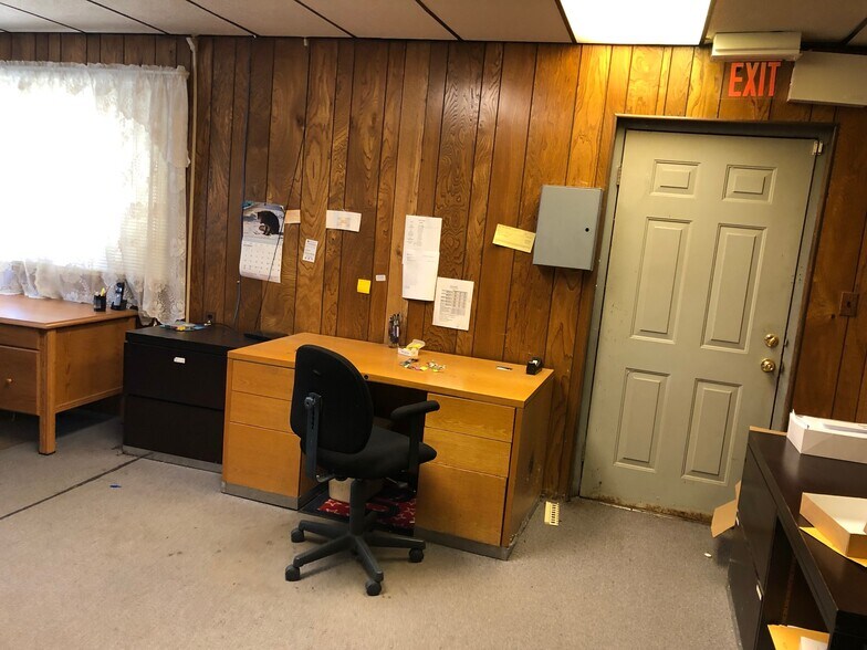 More Photos Of 800 Kennedy Blvd, Somerdale Distribution For Lease