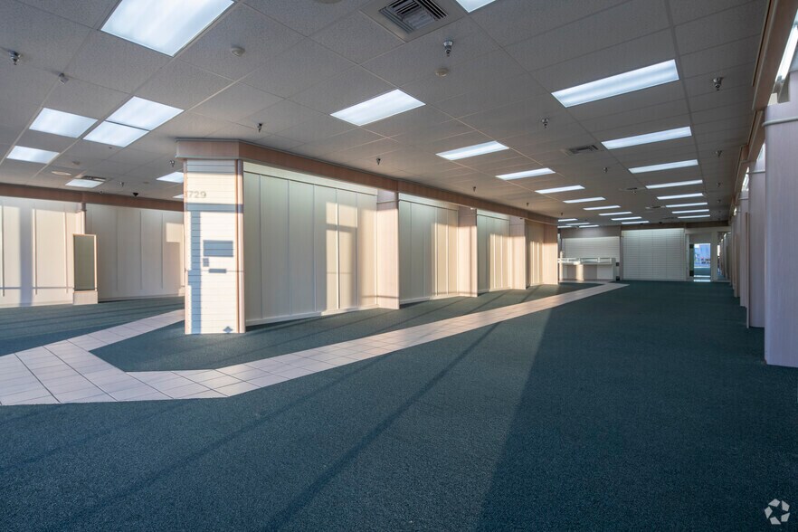 More Photos Of 3705-3789 Eastern Blvd, Montgomery Unknown For Lease