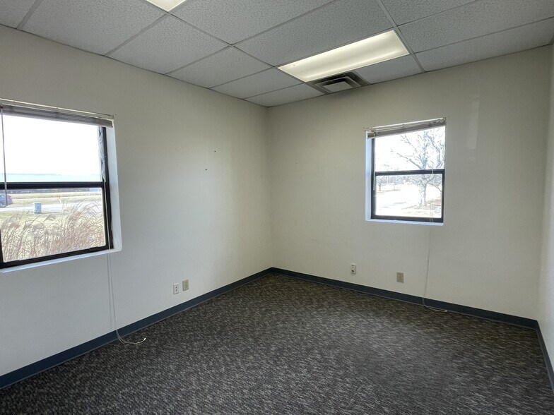 More Photos Of 8550 Bilstein Blvd, Hamilton Warehouse For Lease