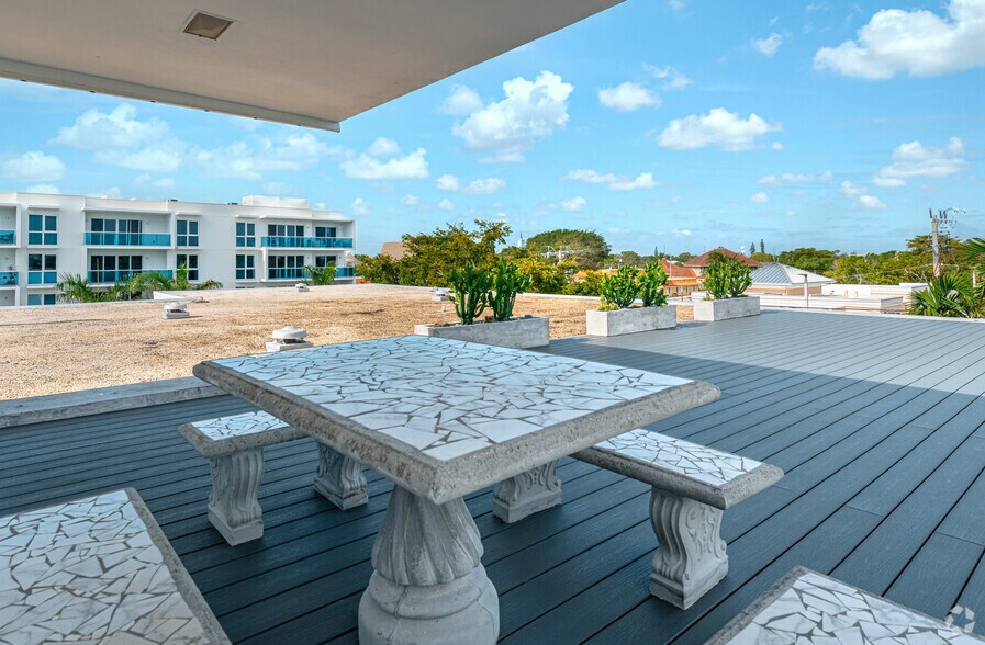 More Photos Of 200 Lake Ave, Lake Worth Loft Creative Space For Lease