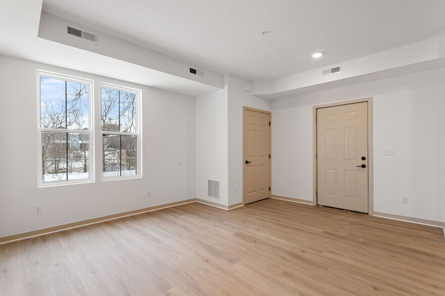 More Photos Of 814 6th St SE, Minneapolis Apartments For Sale