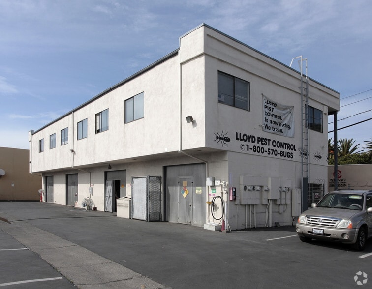 Primary Photo Of 566 E Dyer Rd, Santa Ana Warehouse For Sale