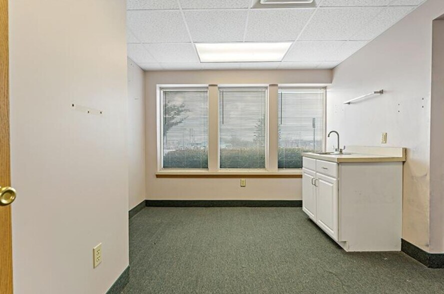 More Photos Of 892 Stoystown Rd, Somerset Office For Sale