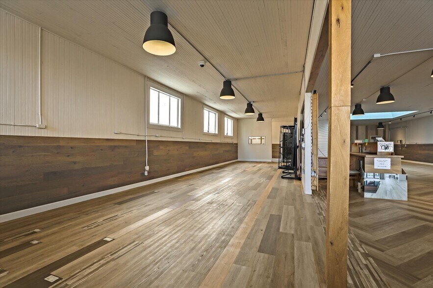 More Photos Of 14 E Lake Ave, Watsonville Storefront For Lease