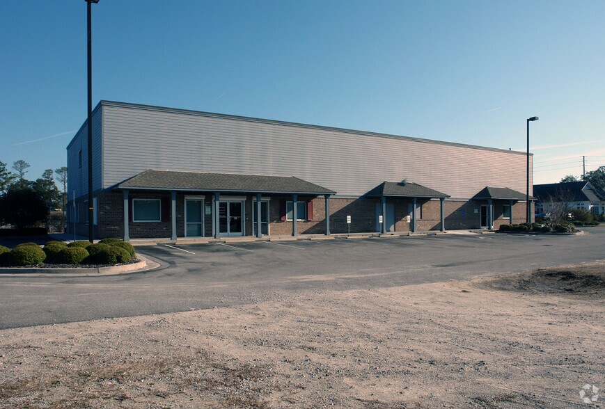 More Photos Of 5654 Carolina Beach Rd, Wilmington Showroom For Sale