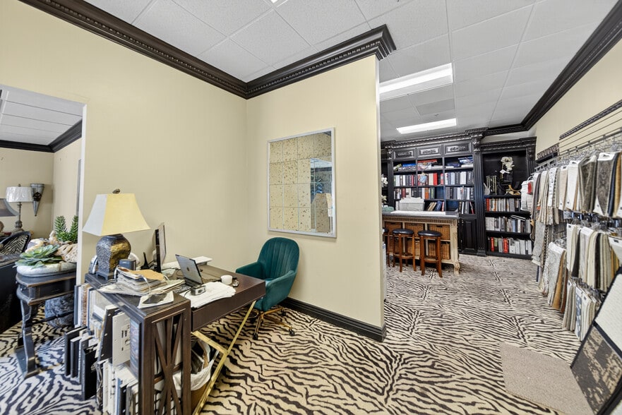 More Photos Of 655 W Alluvial Ave, Fresno Warehouse For Sale