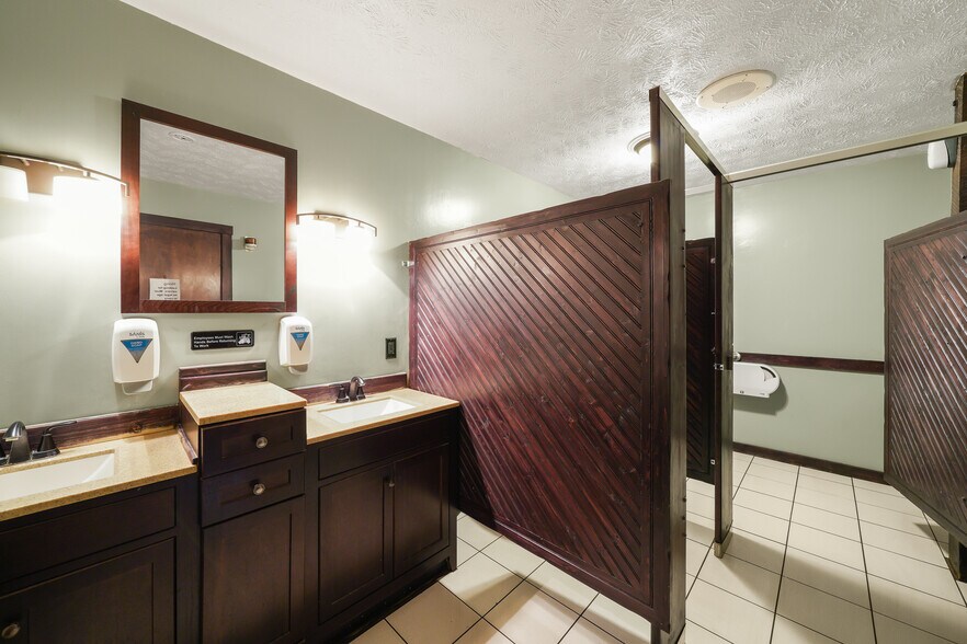 More Photos Of 8148 Main St, Garrettsville Restaurant For Sale