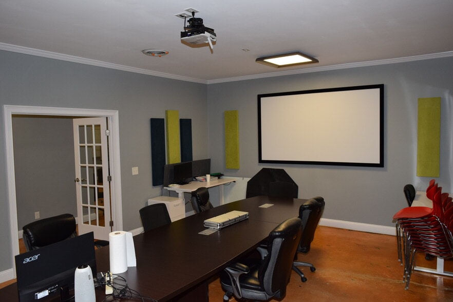 More Photos Of 365-367 N Bennett St, Southern Pines Office For Lease