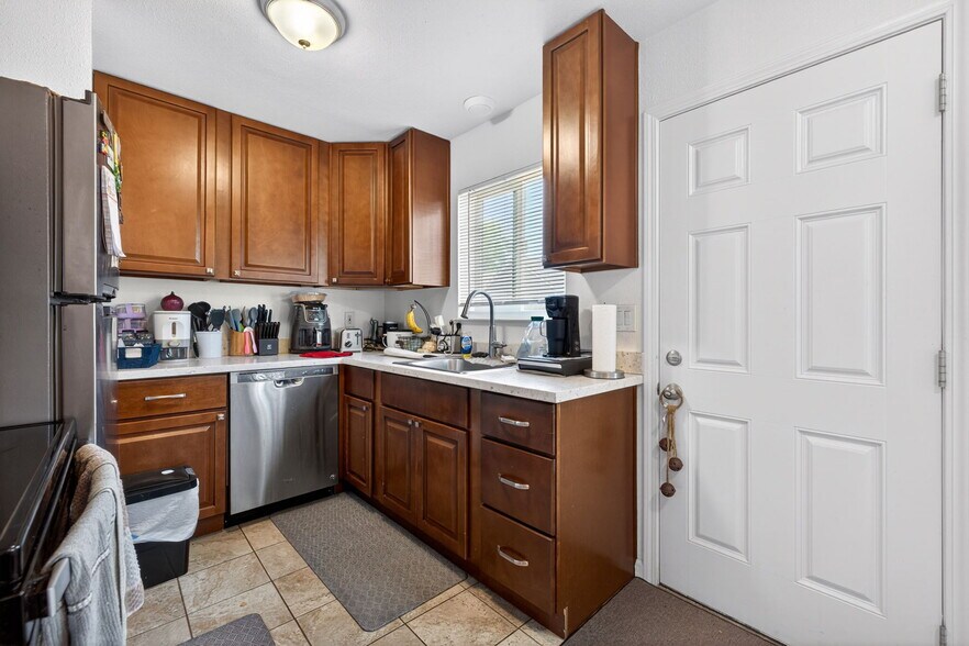 More Photos Of 600-606 Pacific Ave, Santa Rosa Apartments For Sale